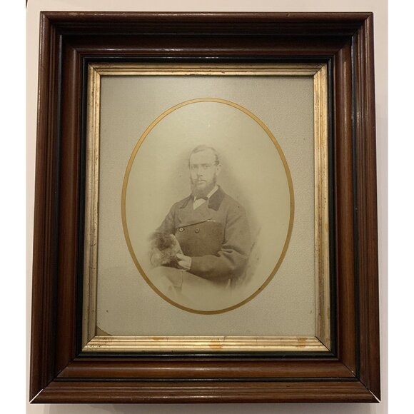 Antique 1870s Wooden Frame with Oval Mat and Photo of Bearded Gentleman – 16x14 - Picture 1 of 16